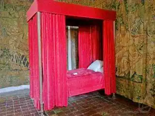 chateau st.sabine burgundy france four poster bed
